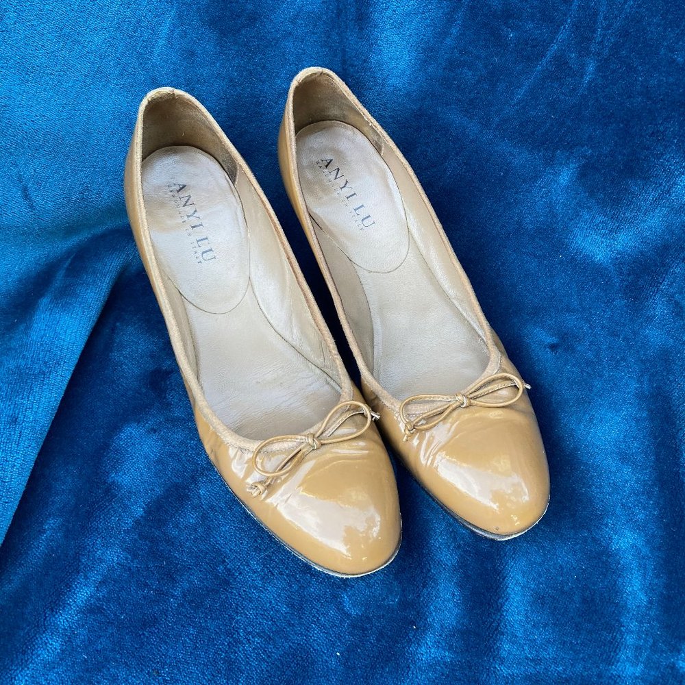 Anyi Lu Caramel Patent Kitten Heel "Barbara"